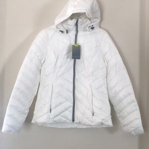 white snow jacket (Medium) NWT